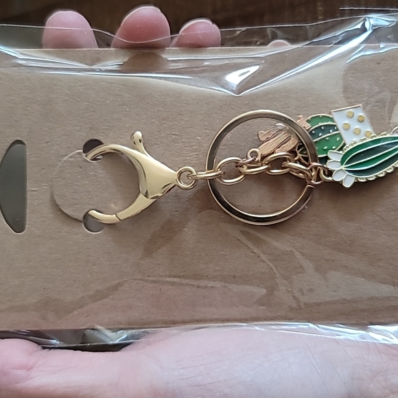 Keychain - Picture 4 of 4